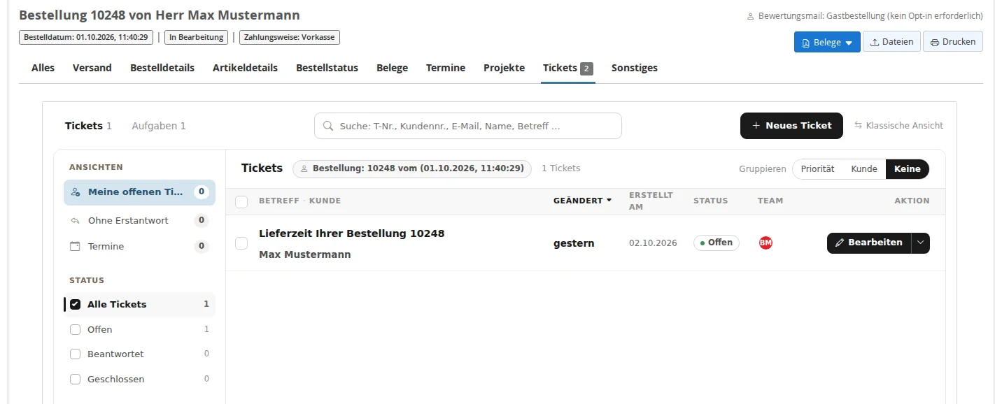 Gastbestellung von Max Mustermann, Reiter „Tickets“ mit der Zahl 2, darin die Ticketliste der Bestellung mit einem Ticket und dem Zähler „Aufgaben 1“